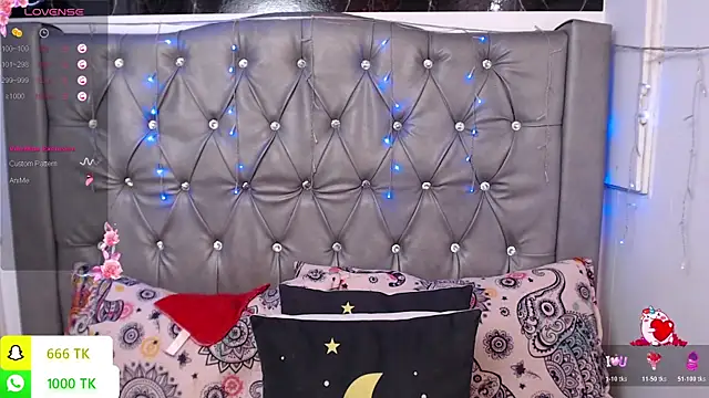 LAILAGUMMY élő XXX-chatje