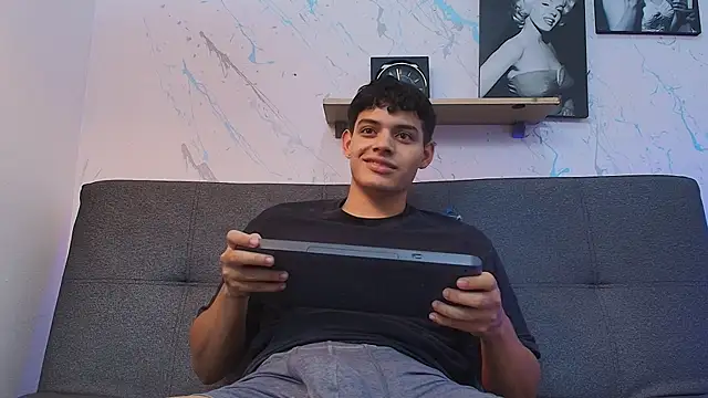 Chat +18 de mike_sanz ao vivo