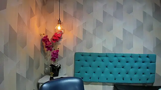 دردشة LindaBreeS الجنسية المباشرة