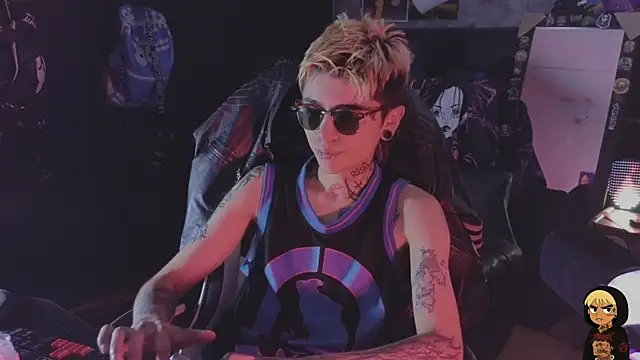 XXX chat uživo modela AcidMilo