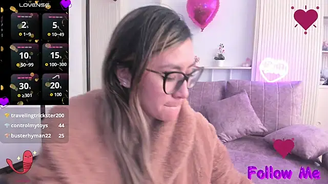 VelvetMouth_'s Live XXX Chat
