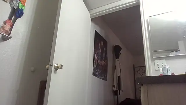 Darlinhybrid's Live XXX Chat