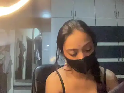 livia_dolls 现场XXX聊天