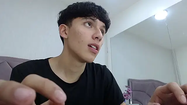 Živý XXX chat ethan_twink22