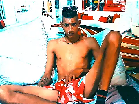 IndianSavageMale Chat XXX in diretta