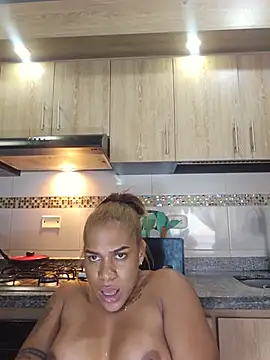 Chat +18 de KarinRoss ao vivo