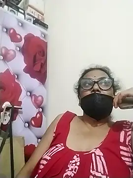 chatterjeesayani567 Adlı Modelin Canlı XXX Sohbeti