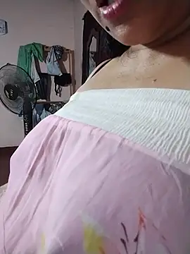 tharu_sweet webkamerás műsora