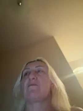 Angela_37 Adlı Modelin Canlı XXX Sohbeti