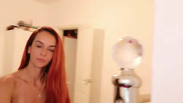 karlaolivia Adlı Modelin Canlı XXX Sohbeti