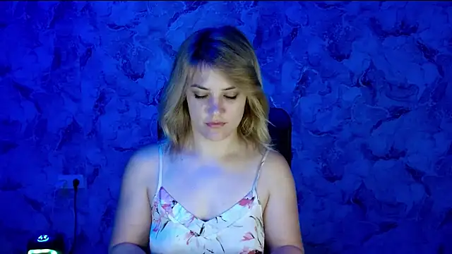 nika_gold1's Live XXX Chat
