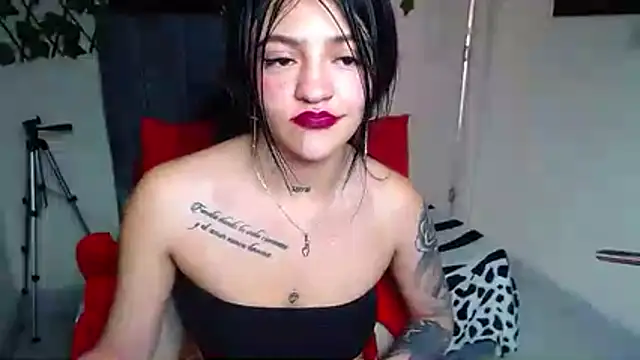Violettasquirt Adlı Modelin Canlı XXX Sohbeti