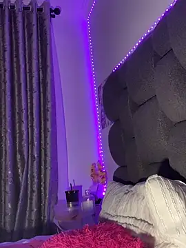 RainBougie Adlı Modelin Canlı XXX Sohbeti