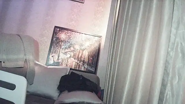 MoodieMira Adlı Modelin Canlı XXX Sohbeti