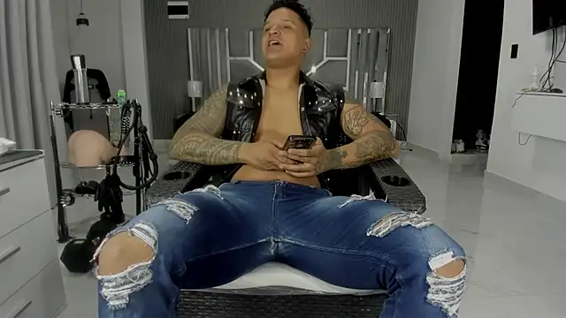 แชท XXX สดของ master_leather