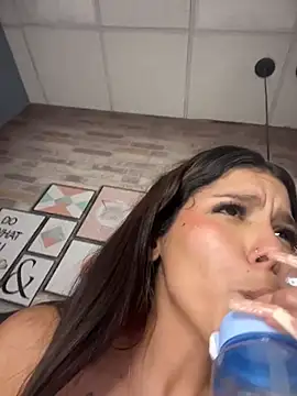 CherrySmirkXXX Adlı Modelin Canlı XXX Sohbeti