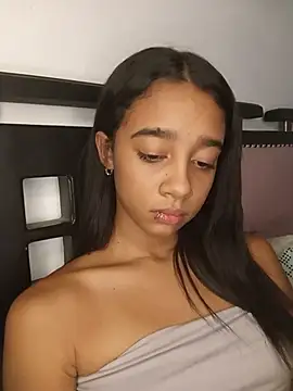 Zoe_Sweett18's Live XXX Chat