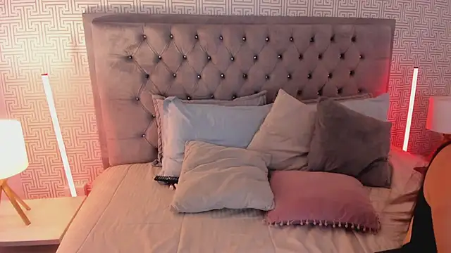 LanaJones_'s Live XXX Chat