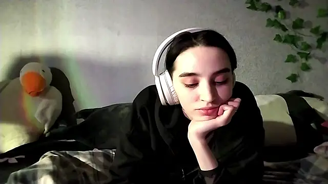 NightFoxxx Adlı Modelin Canlı XXX Sohbeti