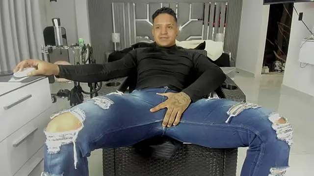 master_leather লাইভ XXX চ্যাট