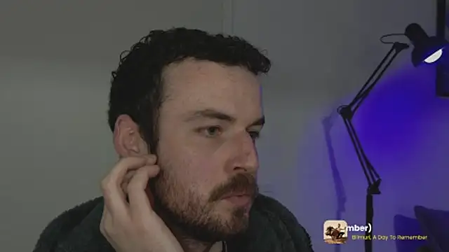 Chat +18 de Breezee_ ao vivo