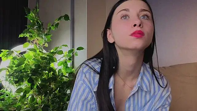 XXX chat uživo modela MiguelinaRasmuson