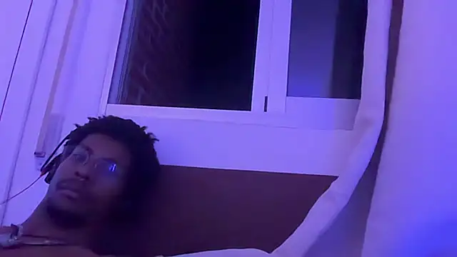 HoleBreeder live XXX chat