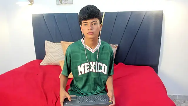 jacob_cum23のライブXXXチャット