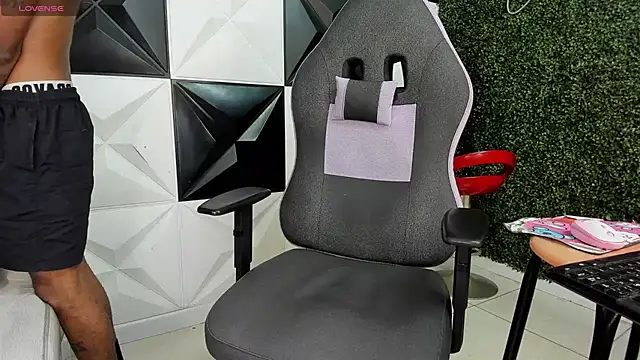 ManSant Live XXX Chat