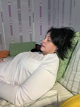 HotyEmily Adlı Modelin Canlı XXX Sohbeti