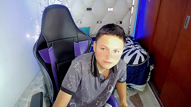 NYC_Bby Chat XXX in diretta