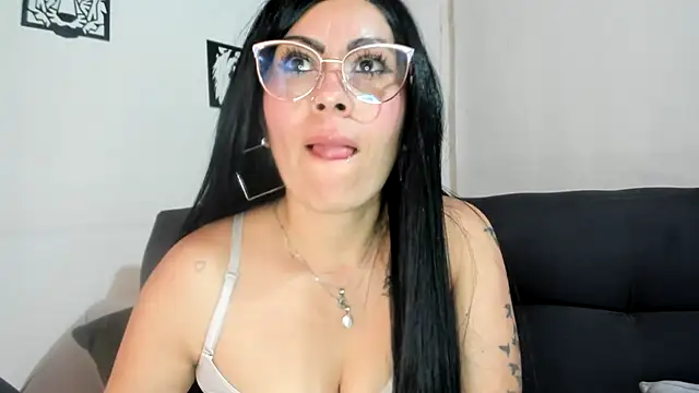 Tania_mature Chat XXX live