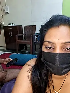 Hornyreshma's Live XXX Chat