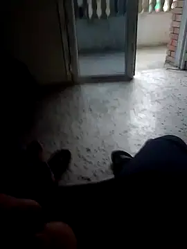 chalou098 Adlı Modelin Canlı XXX Sohbeti