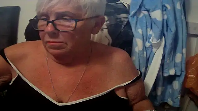 Playful_MILF_Demi Adlı Modelin Canlı XXX Sohbeti