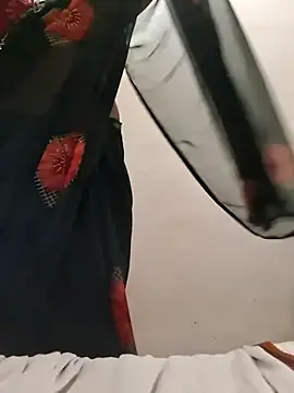 SubhadraTelugu élő XXX-chatje
