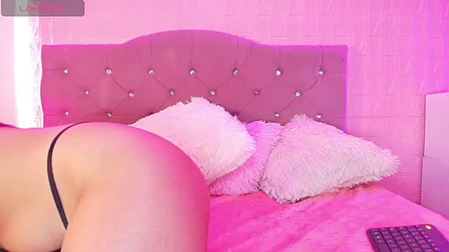 Issa_Messy's Live XXX Chat