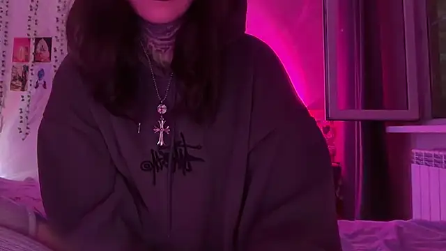 Raven_Armor élő XXX-chatje
