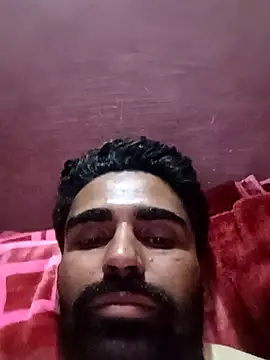 צ'אט XXX בשידור חי של cuteboyaadi