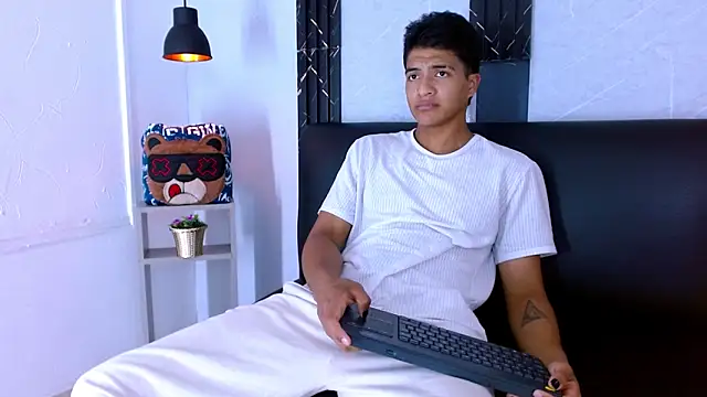 MaxWyatt_ live XXX chat