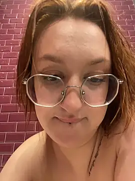 צ'אט XXX בשידור חי של SpicyFox_