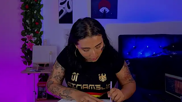 Pauilina live XXX chat