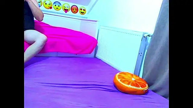 הופעת וובקאם של evehotty