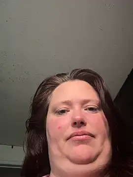 Chatroom XXX en direct de EmberVael