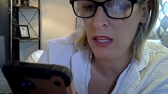 Hannyj Live XXX-Chat