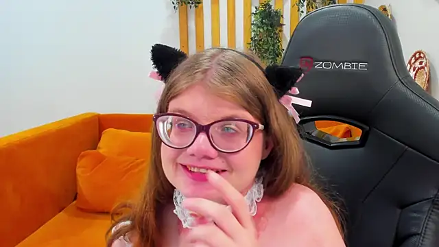 ChloeHalses' Live XXX Chat