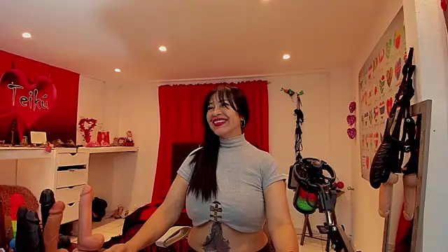 Sarah_teiku Chat XXX live