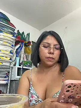 ISABELLA__LUNA: απευθείας συνομιλία ΧΧΧ