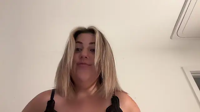 دردشة MsBelleWarick الجنسية المباشرة