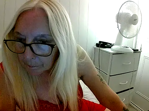Chat XXX en directo de Chanel-56